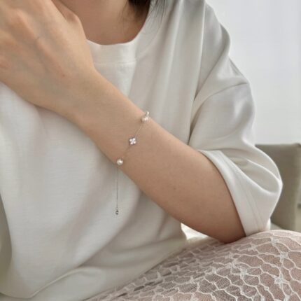 Elegant 925 Silver Pearl Charm Bracelet – Timeless Elegance with Modern Flair